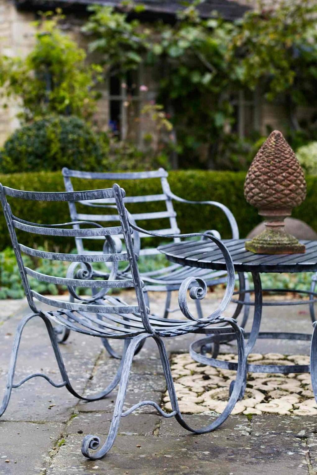 Transform Your Outdoor Space with a Charming Garden Dining Set