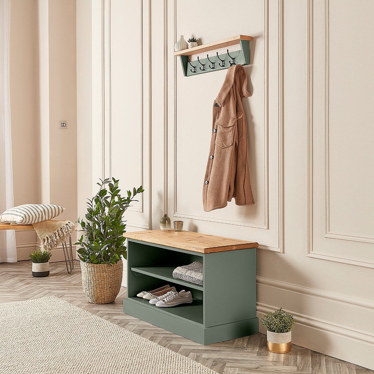 Wooden Shoe Rack with Built-In Seating: A Stylish Storage Solution for Your Home